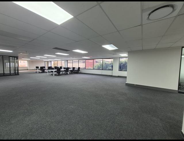 451M² OFFICE TO LET IN SANDTON CENTRAL